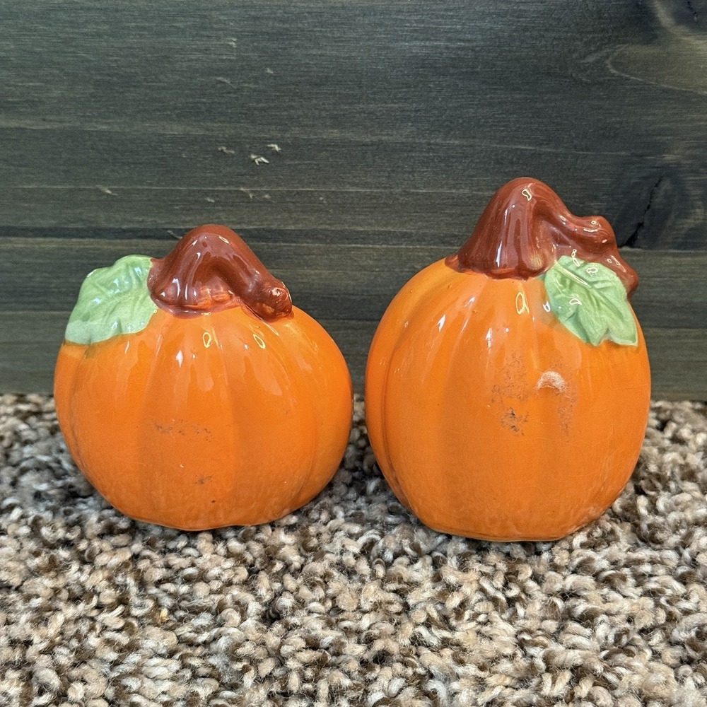 Handpainted Ceramic Pumpkin Salt And Pepper Shakers Halloween Thanksgiving Fall‎